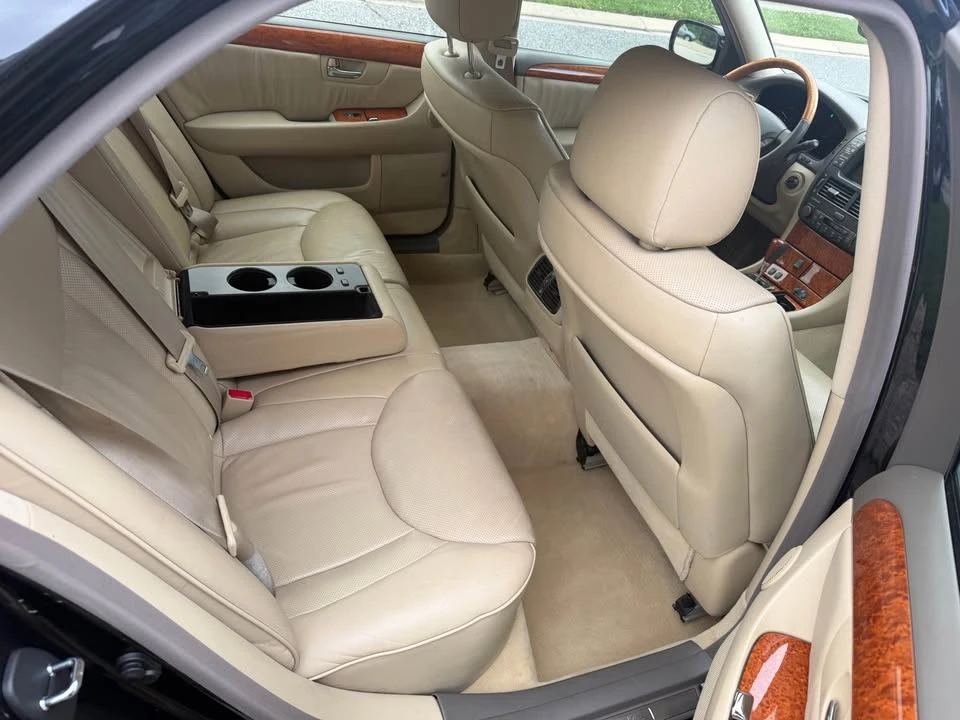 2006 Lexus LS 3rd Gen - Image 11 of 18