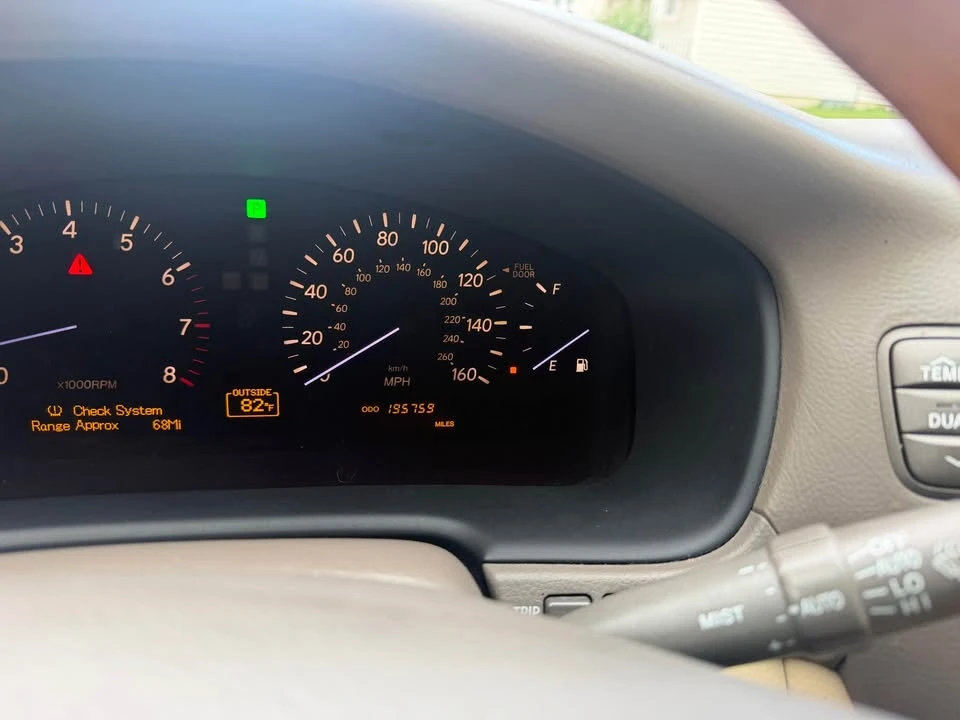 2006 Lexus LS 3rd Gen - Image 14 of 18