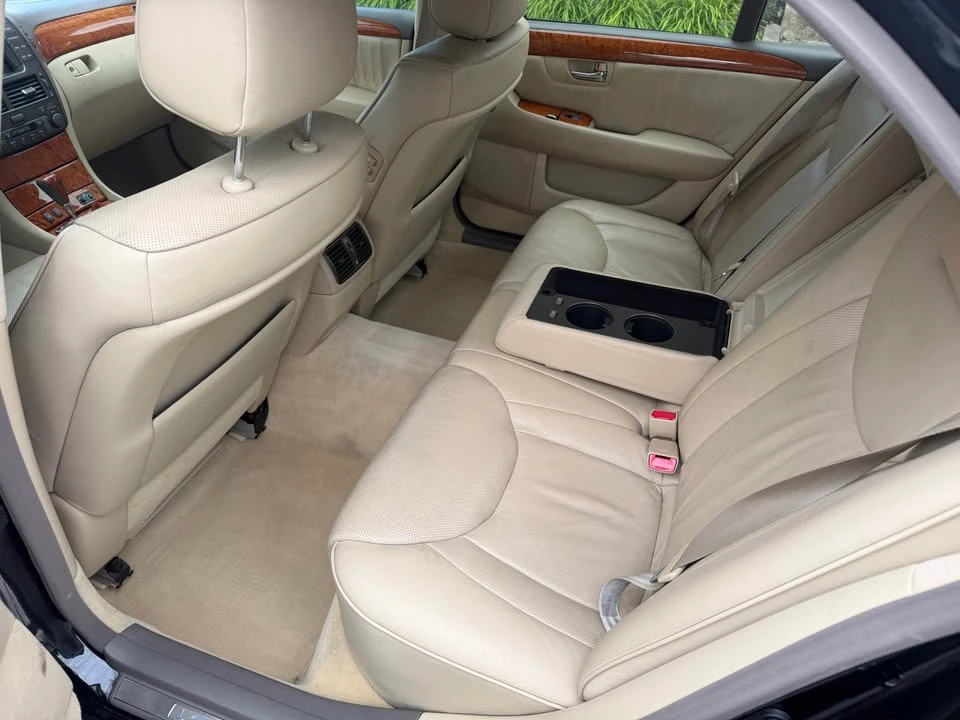 2006 Lexus LS 3rd Gen - Image 9 of 18