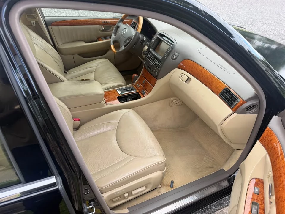 2006 Lexus LS 3rd Gen - Image 12 of 18