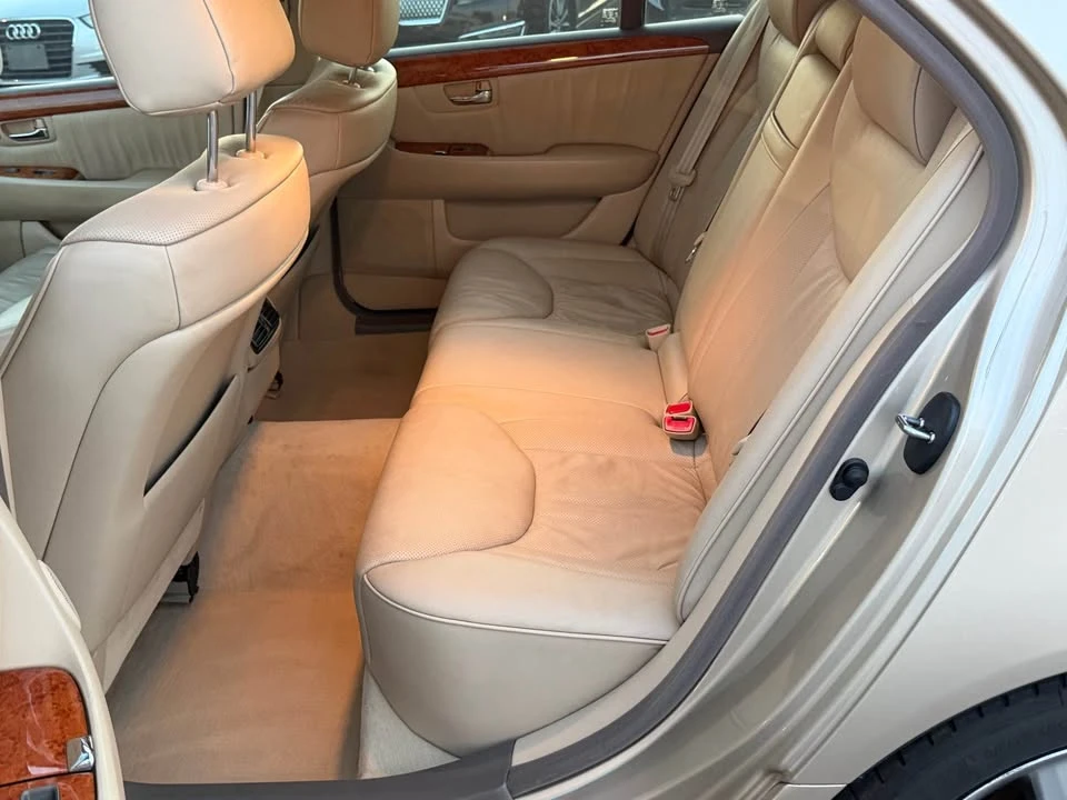 2006 Lexus LS 3rd Gen - Image 10 of 20
