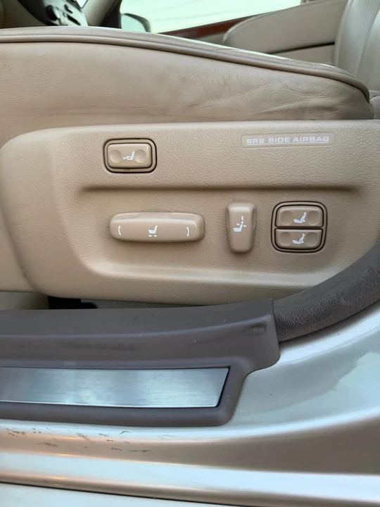 2006 Lexus LS 3rd Gen - Image 19 of 20