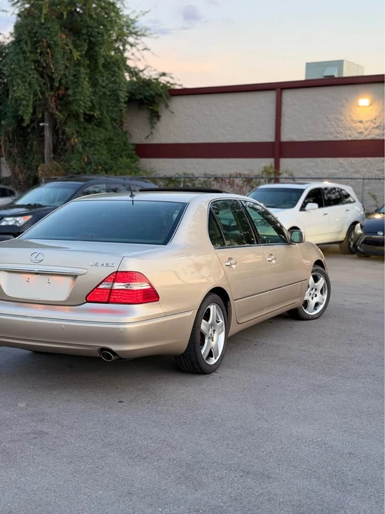 2006 Lexus LS 3rd Gen - Image 7 of 20