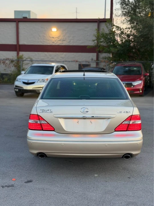 2006 Lexus LS 3rd Gen - Image 5 of 20