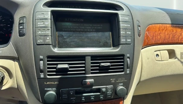 2006 Lexus LS 3rd Gen - Image 9 of 12
