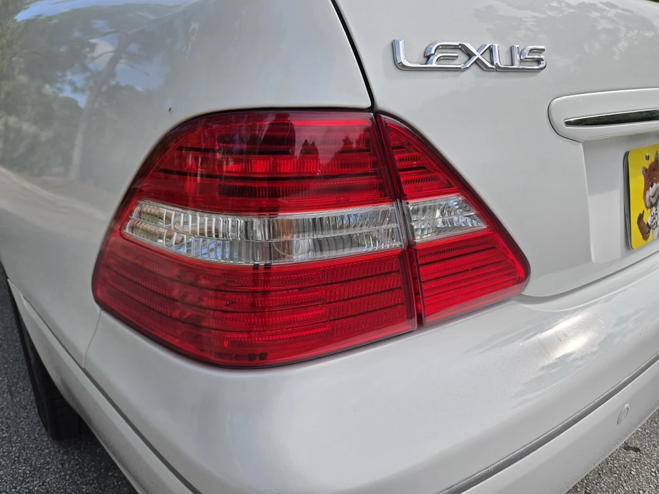 2006 Lexus LS 3rd Gen - Image 28 of 31