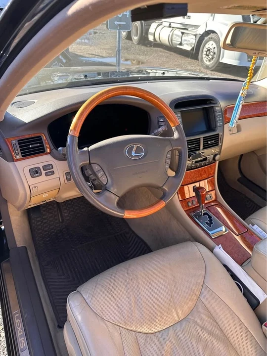 2006 Lexus LS 3rd Gen - Image 5 of 7