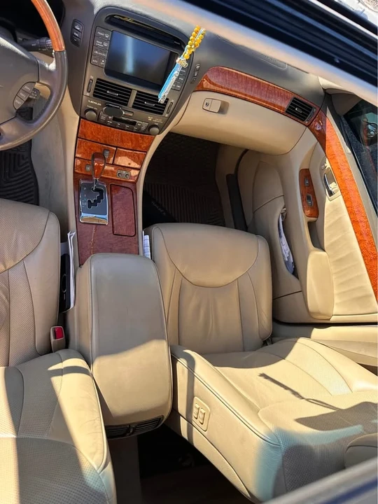 2006 Lexus LS 3rd Gen - Image 6 of 7