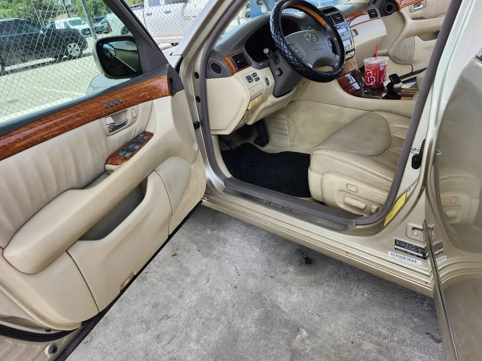 2006 Lexus LS 3rd Gen - Image 7 of 12