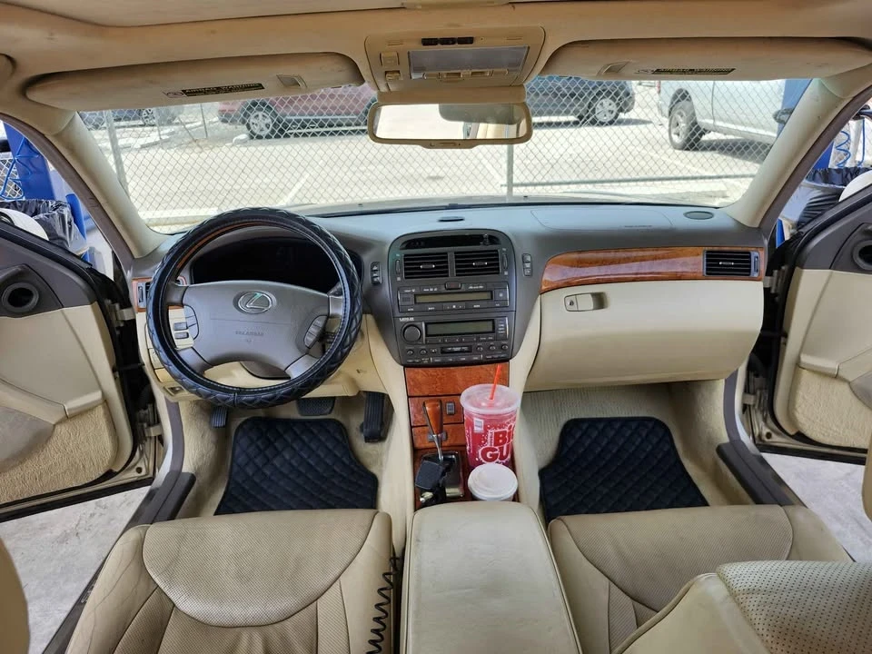 2006 Lexus LS 3rd Gen - Image 9 of 12