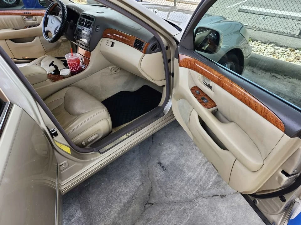 2006 Lexus LS 3rd Gen - Image 8 of 12