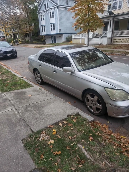 2006 Lexus LS 3rd Gen - Image 5 of 6