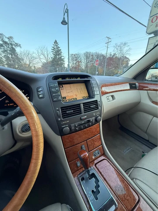 2006 Lexus LS 3rd Gen - Image 8 of 10