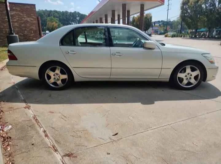 2006 Lexus LS 3rd Gen - Image 3 of 17