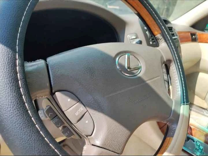 2006 Lexus LS 3rd Gen - Image 11 of 17