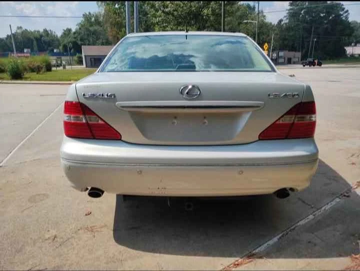 2006 Lexus LS 3rd Gen - Image 5 of 17