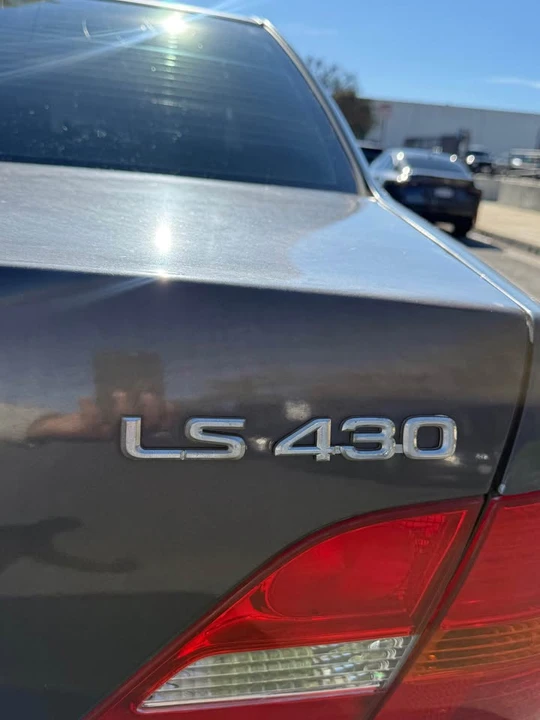 2006 Lexus LS 3rd Gen - Image 9 of 9