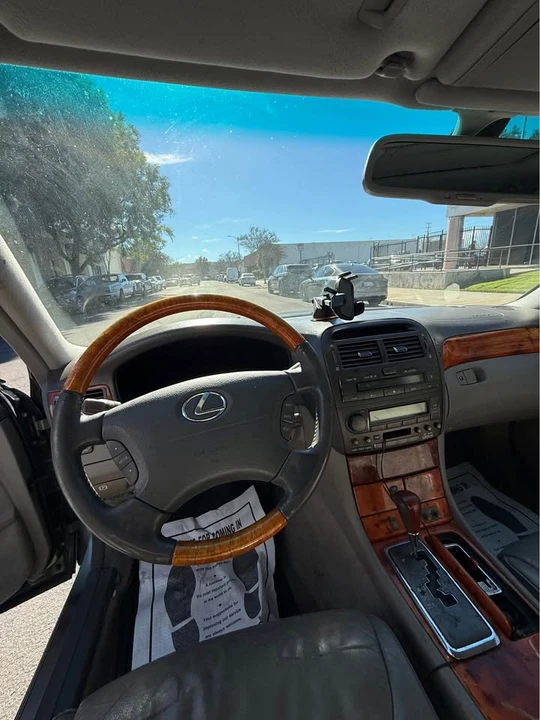 2006 Lexus LS 3rd Gen - Image 6 of 9