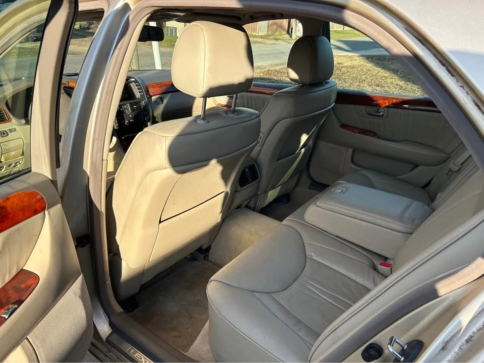 2006 Lexus LS 3rd Gen - Image 9 of 9