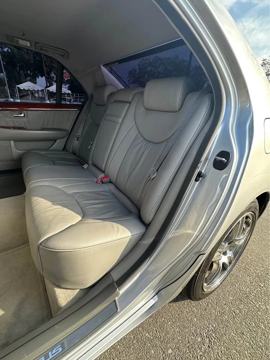 2006 Lexus LS 3rd Gen - Image 9 of 12