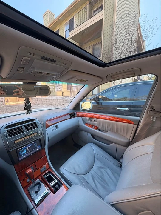 2006 Lexus LS 3rd Gen - Image 2 of 2
