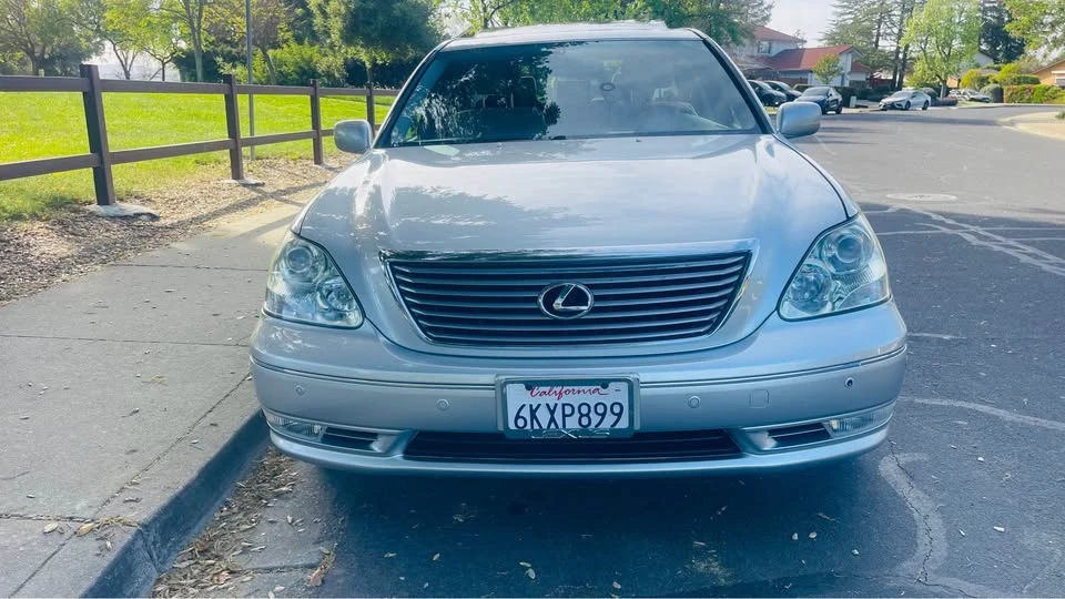 2006 Lexus LS 3rd Gen - Image 3 of 9