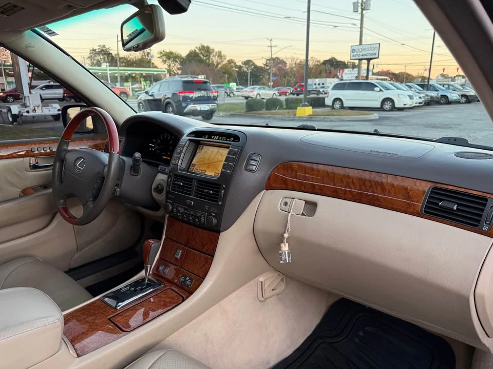 2006 Lexus LS 3rd Gen - Image 18 of 20