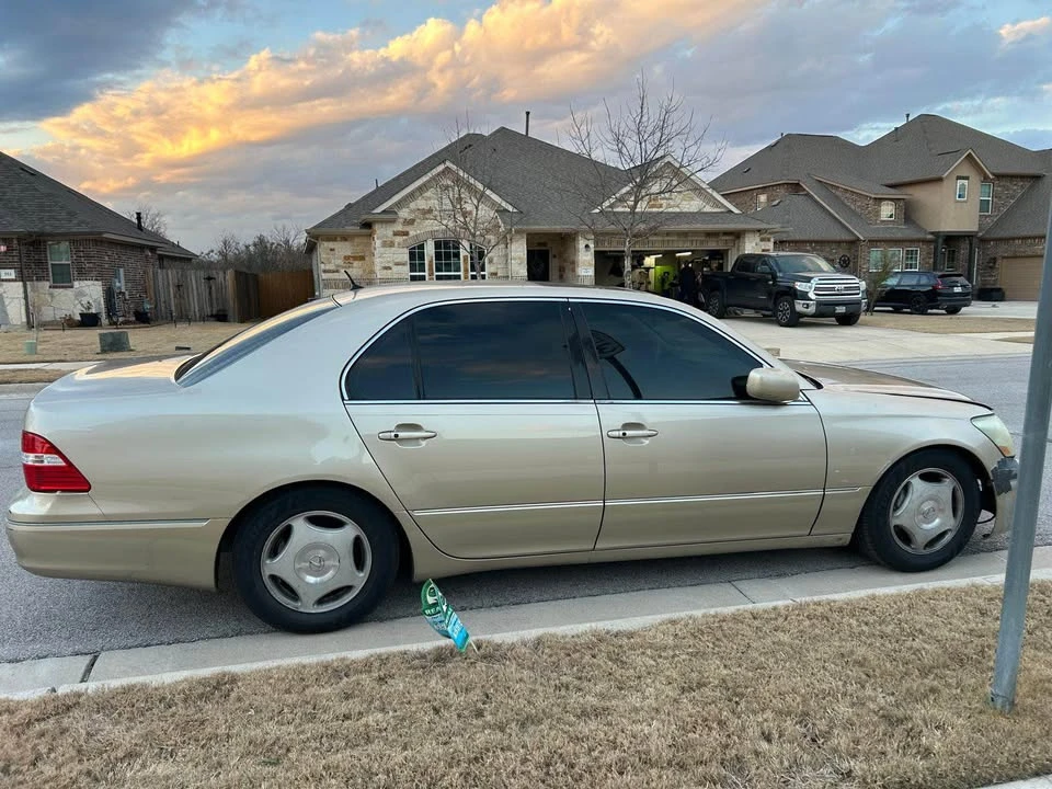 2006 Lexus LS 3rd Gen - Image 2 of 8