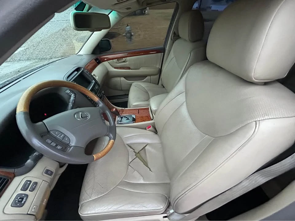 2006 Lexus LS 3rd Gen - Image 5 of 8
