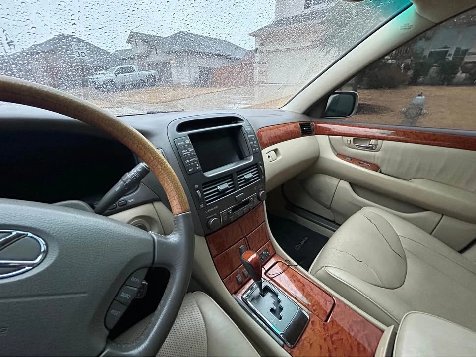 2006 Lexus LS 3rd Gen - Image 7 of 8