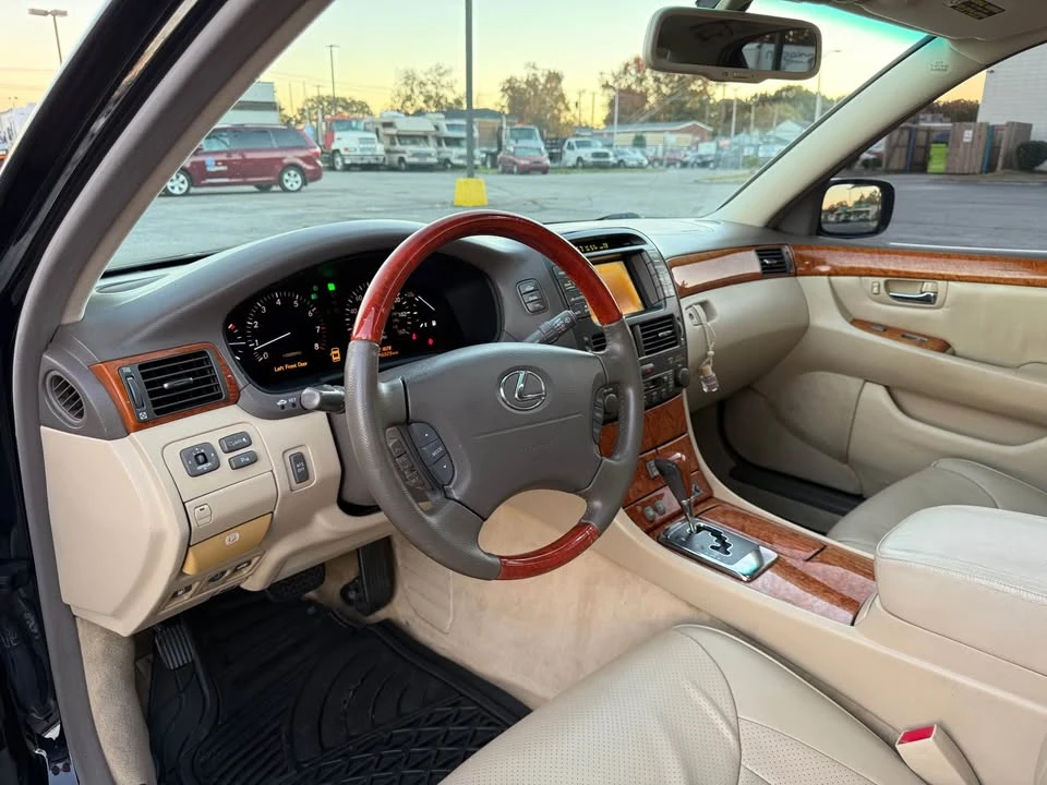 2006 Lexus LS 3rd Gen - Image 10 of 20