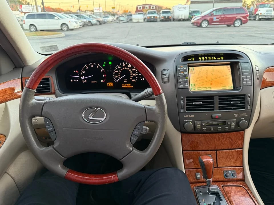2006 Lexus LS 3rd Gen - Image 11 of 20