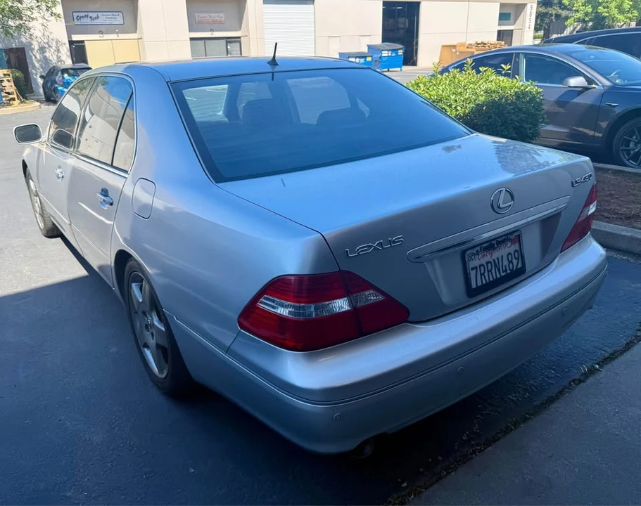 2006 Lexus LS 3rd Gen - Image 3 of 14