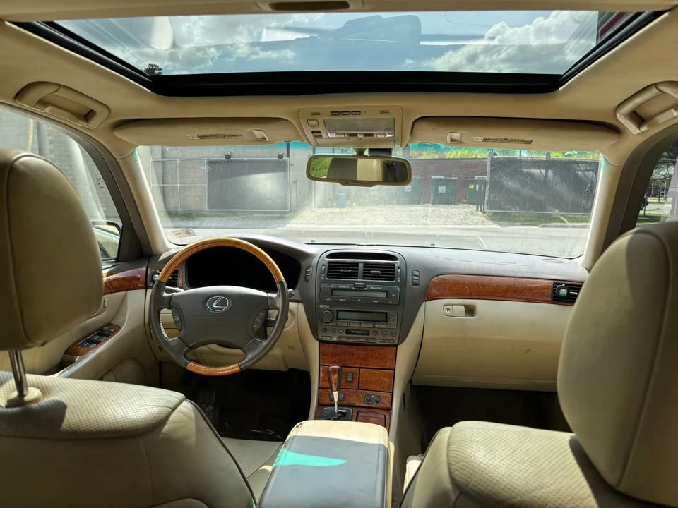 2006 Lexus LS 3rd Gen - Image 13 of 14