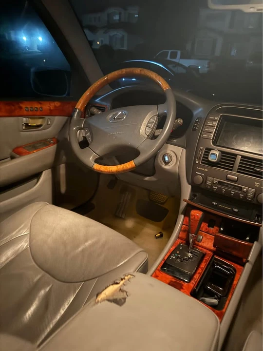 2006 Lexus LS 3rd Gen - Image 9 of 14