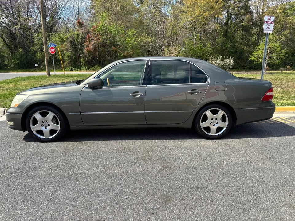 2006 Lexus LS 3rd Gen - Image 8 of 14