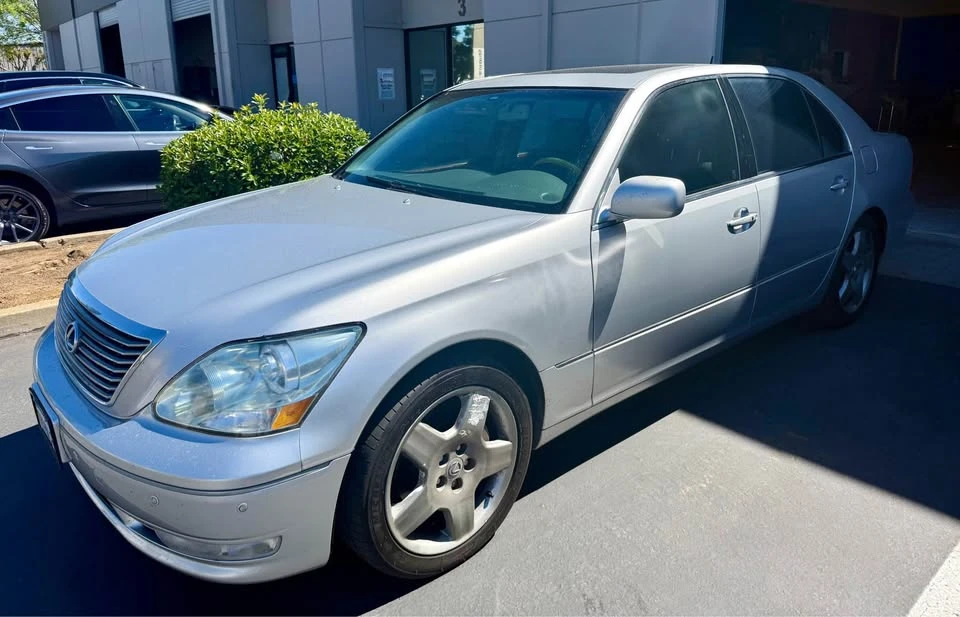 2006 Lexus LS 3rd Gen - Image 2 of 14