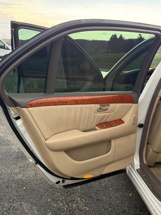2006 Lexus LS 3rd Gen - Image 7 of 15