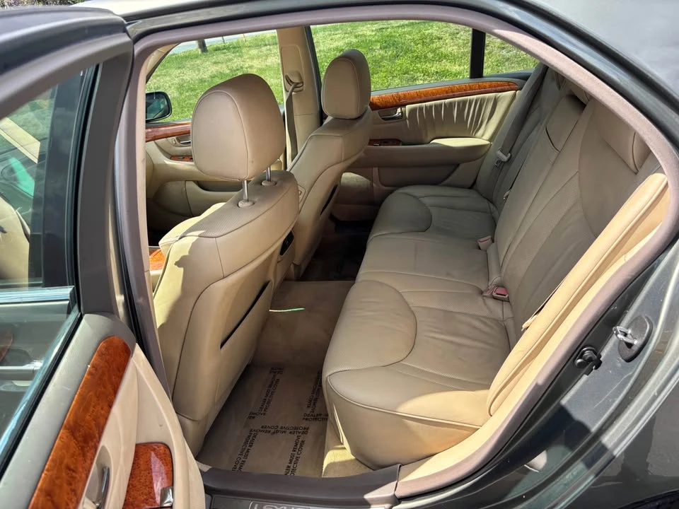 2006 Lexus LS 3rd Gen - Image 10 of 14
