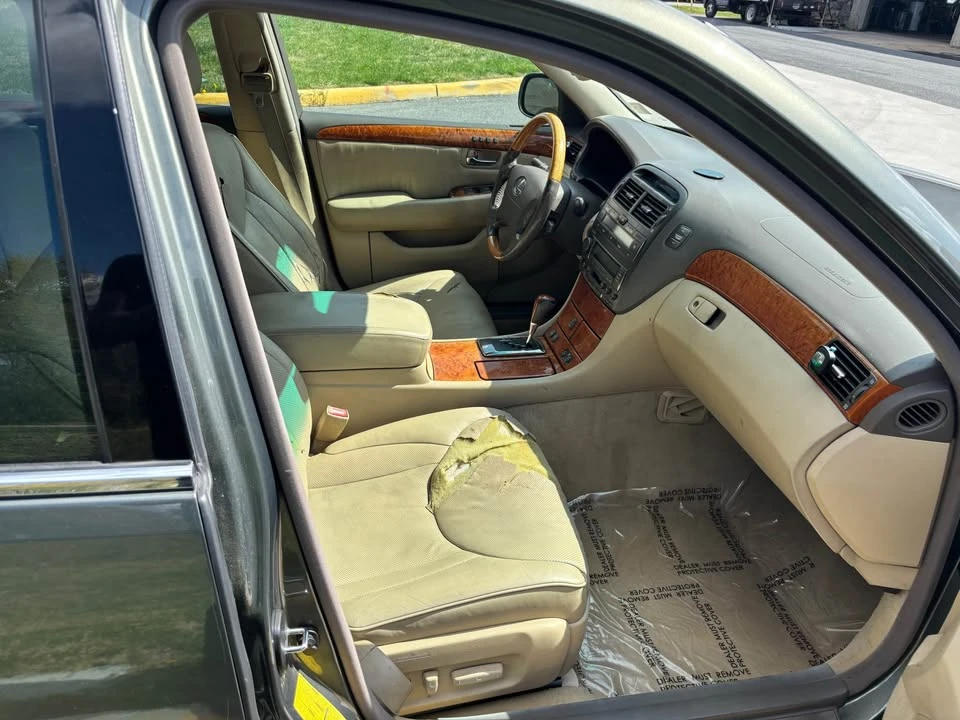 2006 Lexus LS 3rd Gen - Image 11 of 14