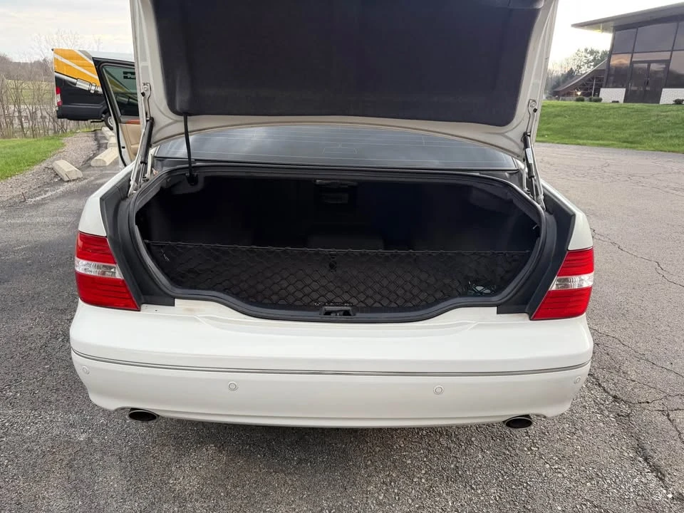 2006 Lexus LS 3rd Gen - Image 11 of 15