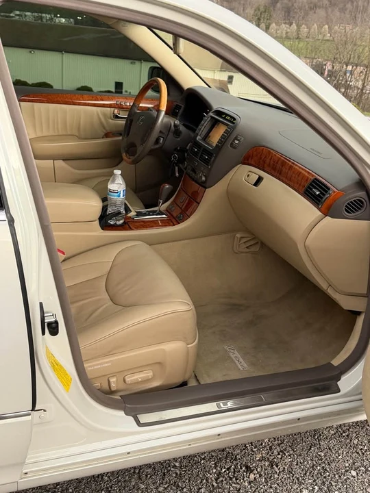 2006 Lexus LS 3rd Gen - Image 5 of 15