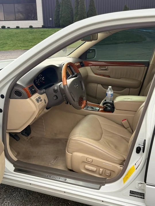 2006 Lexus LS 3rd Gen - Image 8 of 15