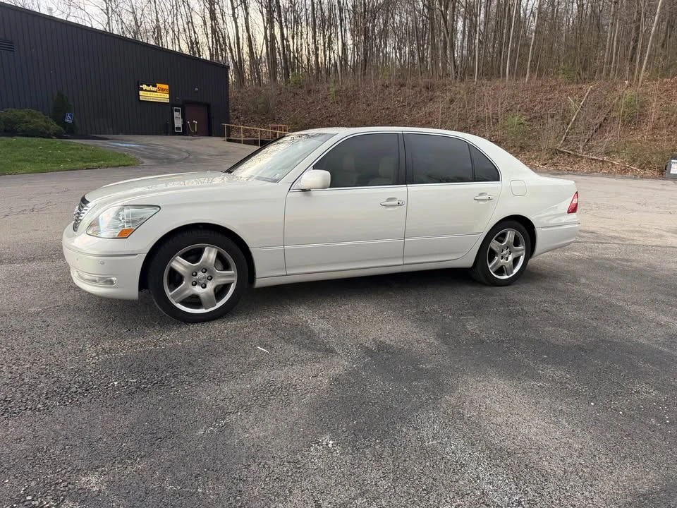 2006 Lexus LS 3rd Gen - Image 2 of 15