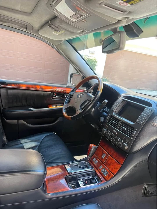2006 Lexus LS 3rd Gen - Image 6 of 14