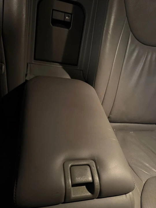 2006 Lexus LS 3rd Gen - Image 14 of 14