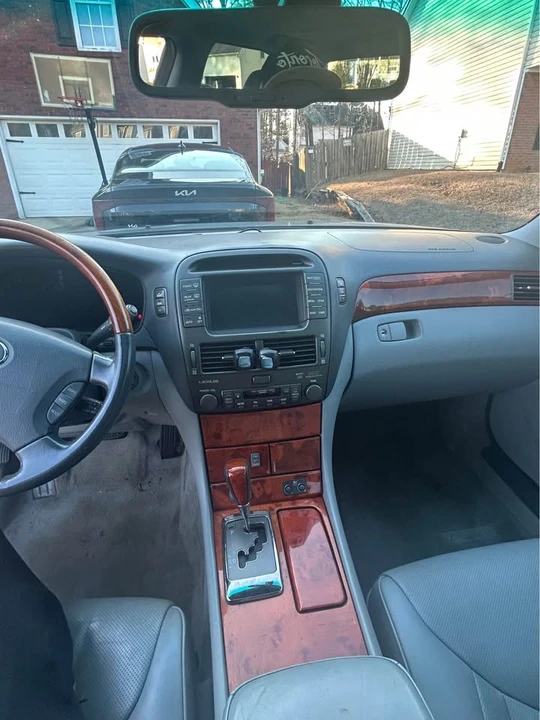 2006 Lexus LS 3rd Gen - Image 5 of 9