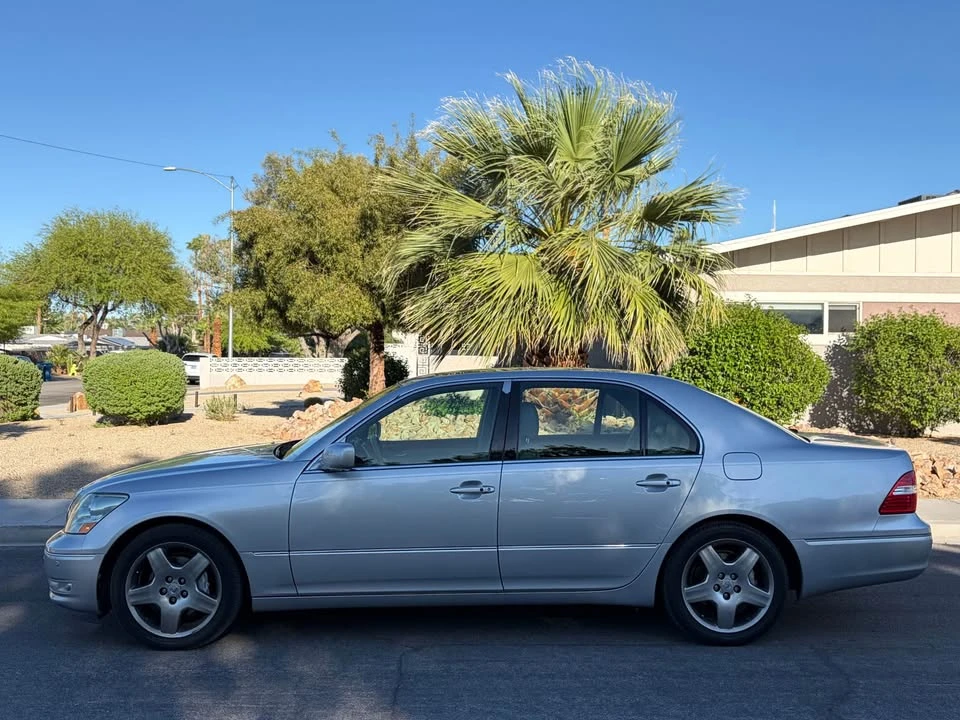 2006 Lexus LS 3rd Gen - Image 3 of 18