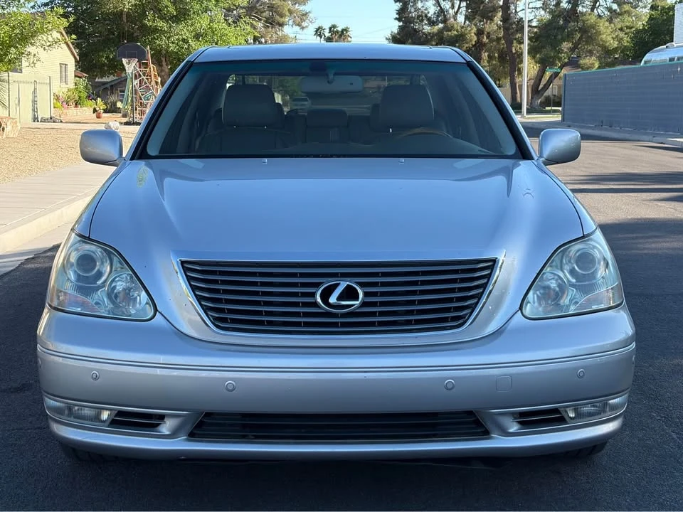2006 Lexus LS 3rd Gen - Image 8 of 18