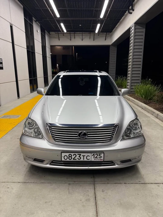 2006 Lexus LS 3rd Gen - Image 3 of 17